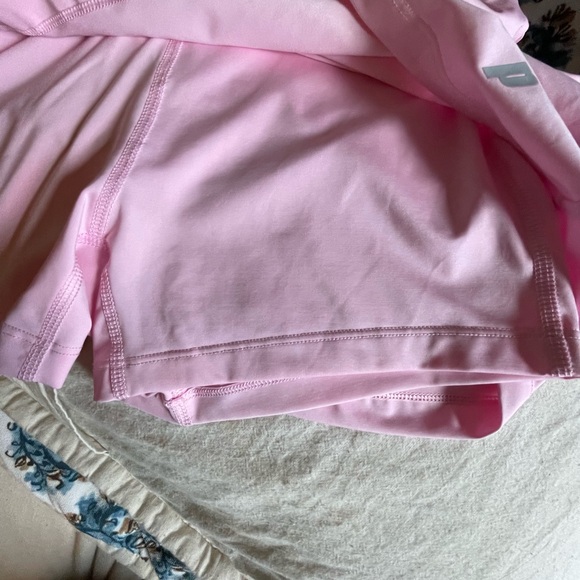 Prince Woman’s Tennis Skort in SZ XS in gently used condition - Picture 6 of 6